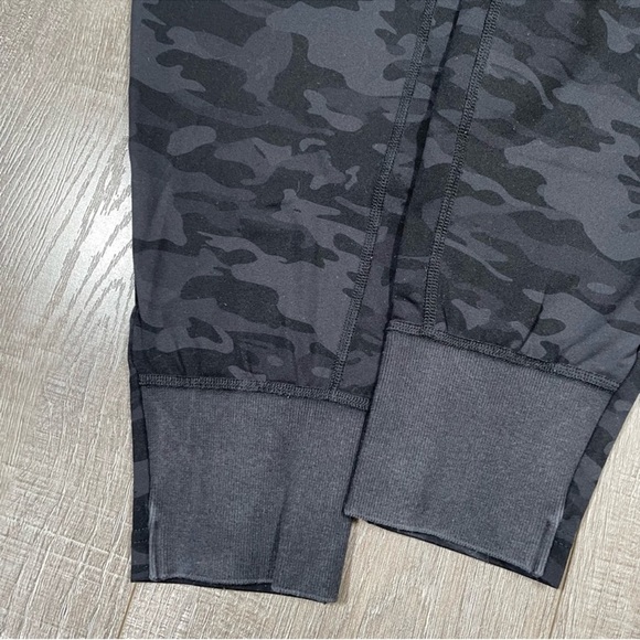 Alphalete Women Joggers Camouflage Premium
V2 m High rise Size M - Picture 3 of 9